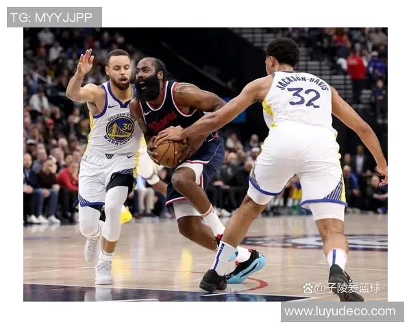 勇士与快船激战12月24日精彩对决全程回顾与分析