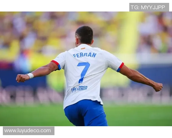 费兰托雷斯的崛起之路：从青训到国际舞台的辉煌历程